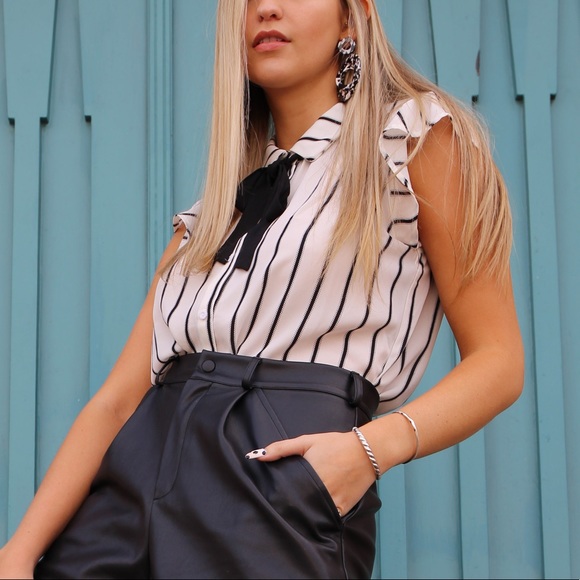 Black and White Striped Tie-Neck Top - Picture 5 of 6